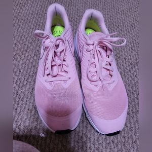Nike pink Star Runner‎ 2.0 New size 7Y